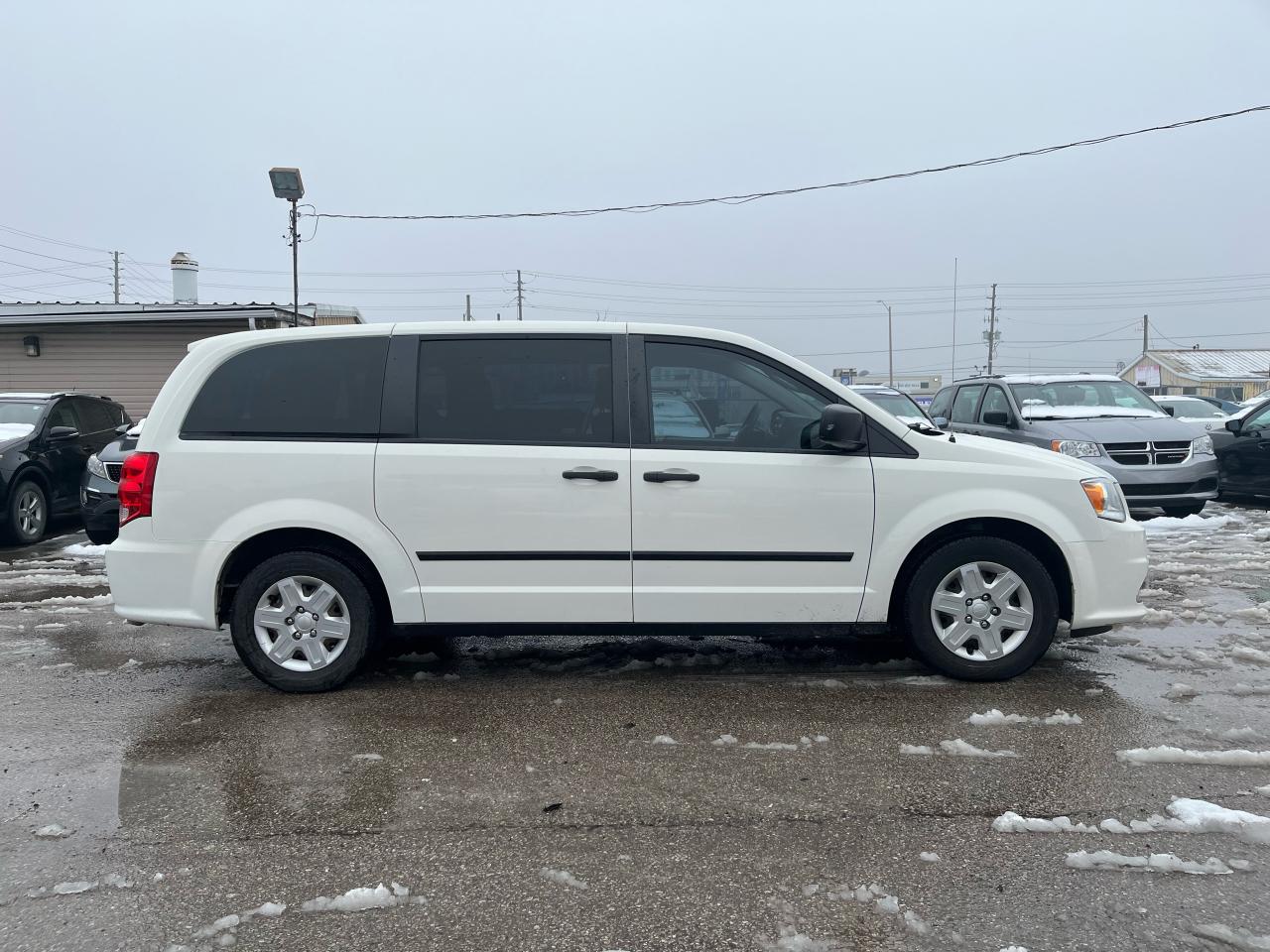 2013 Dodge Grand Caravan SE - Photo #4