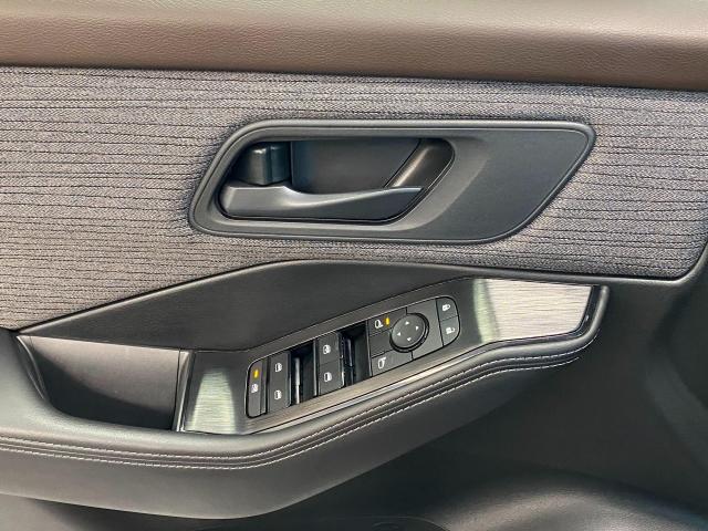 2021 Nissan Rogue S AWD+LEDs+Blind Spot+Collision Alert+CLEAN CARFAX Photo44