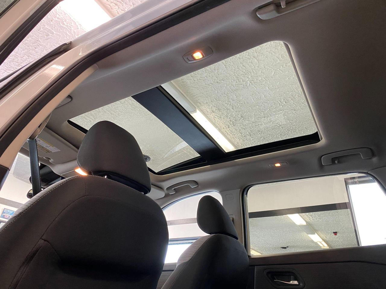 2021 Nissan Rogue SV AWD+Roof+Adaptive Cruise+Lane Keep+CLEAN CARFAX - Photo #12