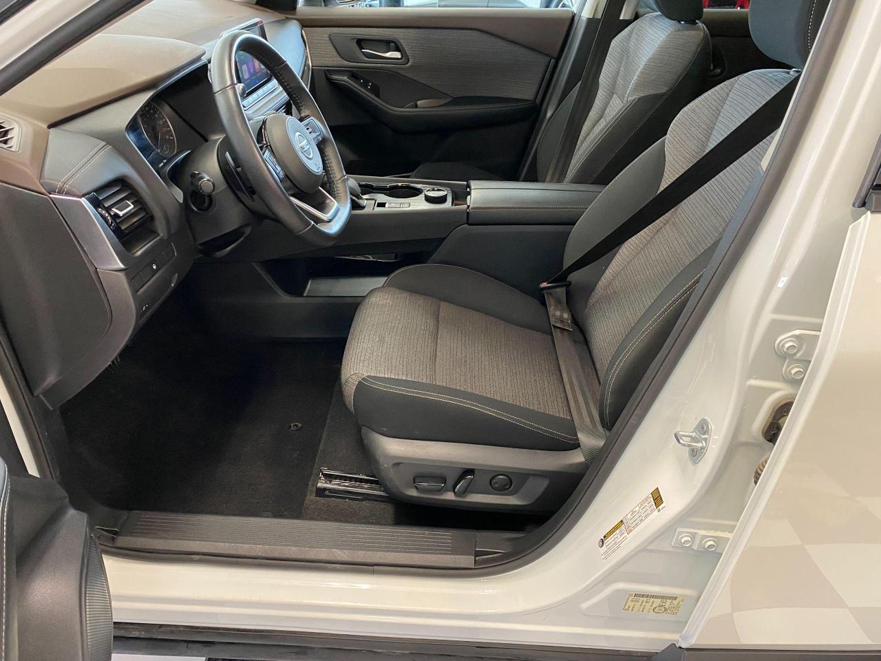 2021 Nissan Rogue SV AWD+Roof+Adaptive Cruise+Lane Keep+CLEAN CARFAX - Photo #18