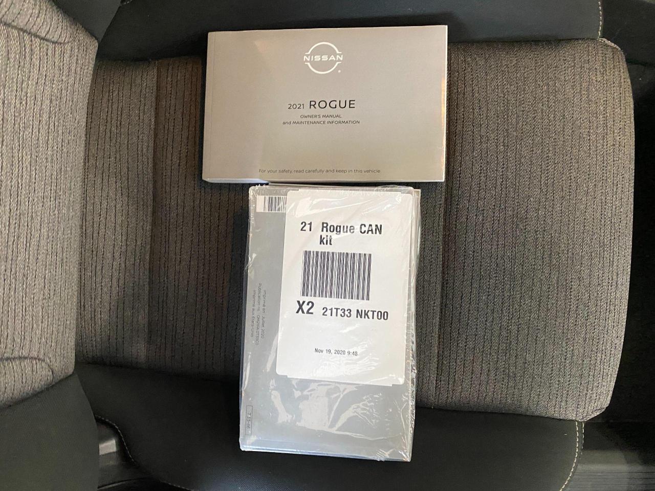 2021 Nissan Rogue SV AWD+Roof+Adaptive Cruise+Lane Keep+CLEAN CARFAX - Photo #27