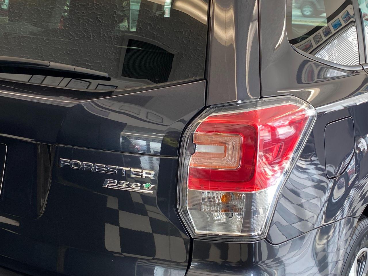 2017 Subaru Forester i Touring w/Tech Eyesight+Roof+New Tires+BlindSpot Photo125