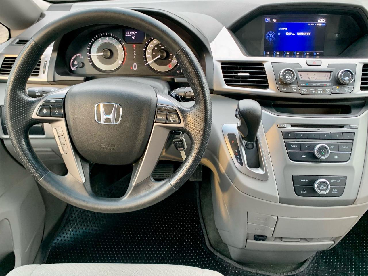 2016 Honda Odyssey SE - Photo #7