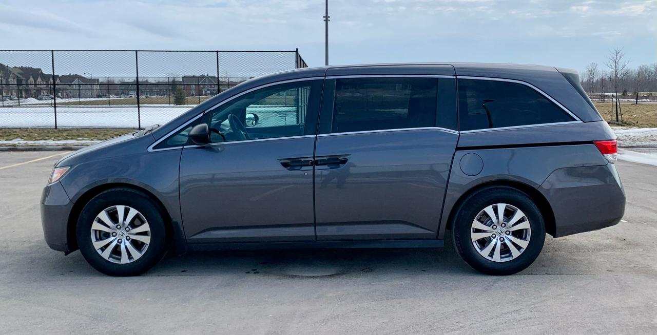 2016 Honda Odyssey SE Photo4