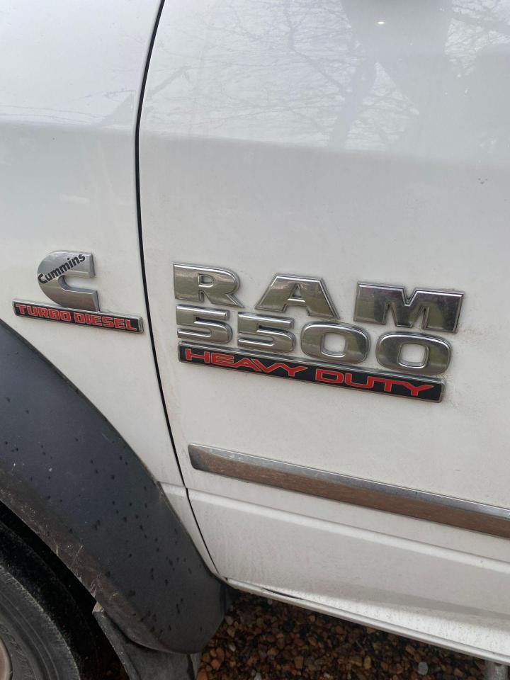 2015 RAM 5500 SLT    HD 5500 Dully ,  Cummings  Diesel  103,000 - Photo #5