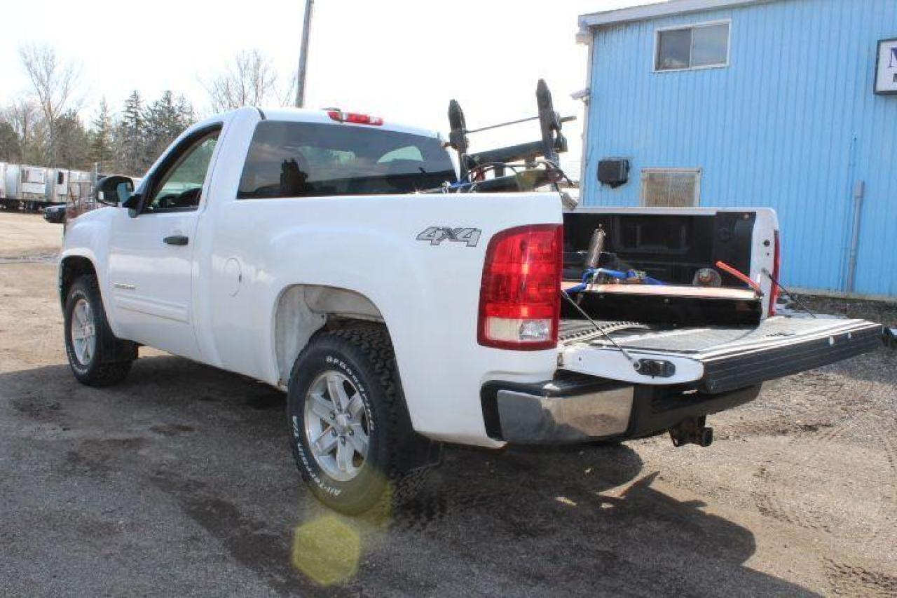 2011 GMC Sierra 1500 SLE Photo3