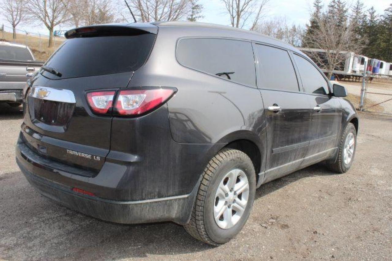 2015 Chevrolet Traverse LS Photo2