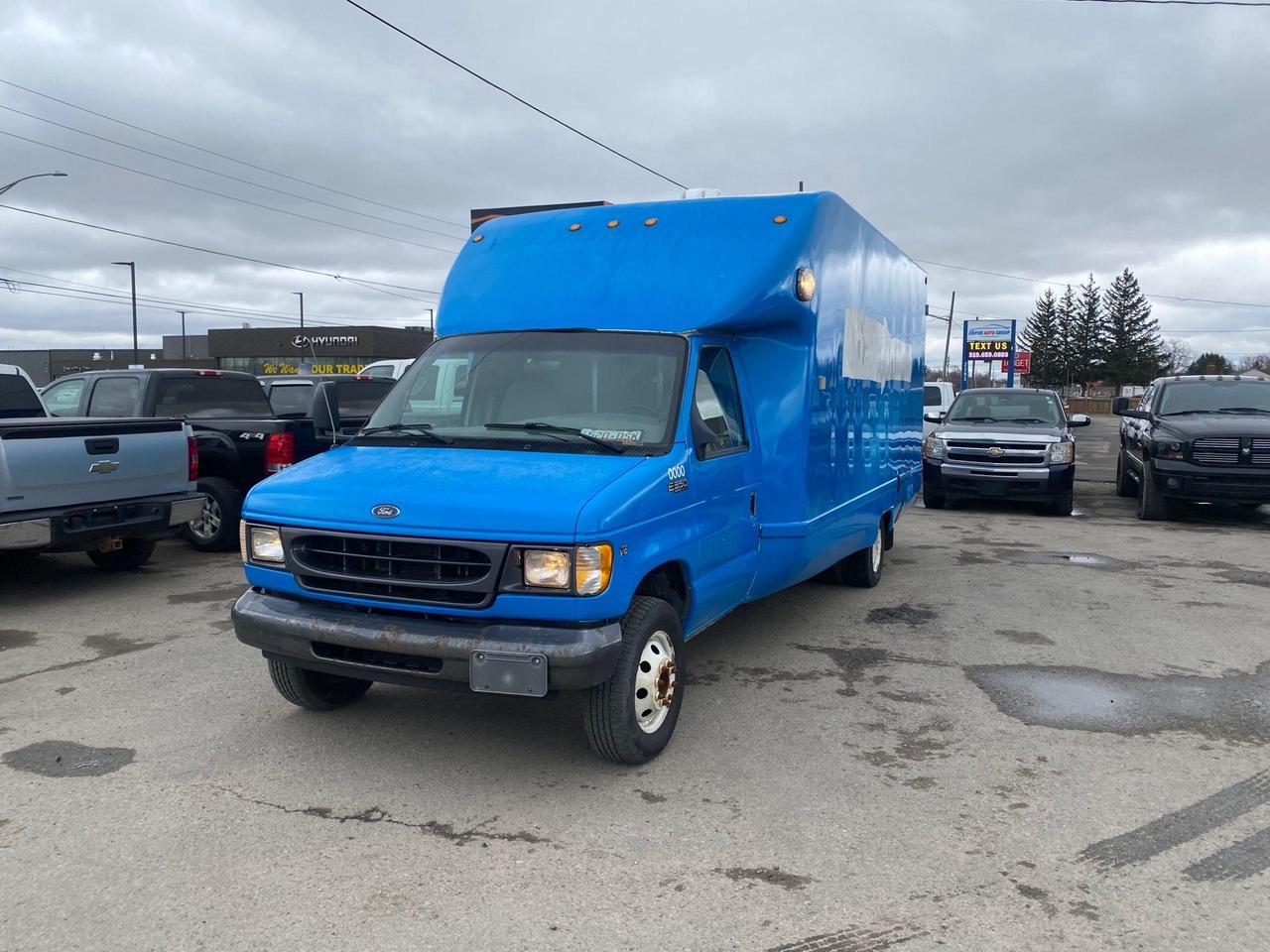 2001 Ford Econoline NOT RUNNING, 350, ONLY 89KM. SHOWROOM, STORAGE - Photo #1