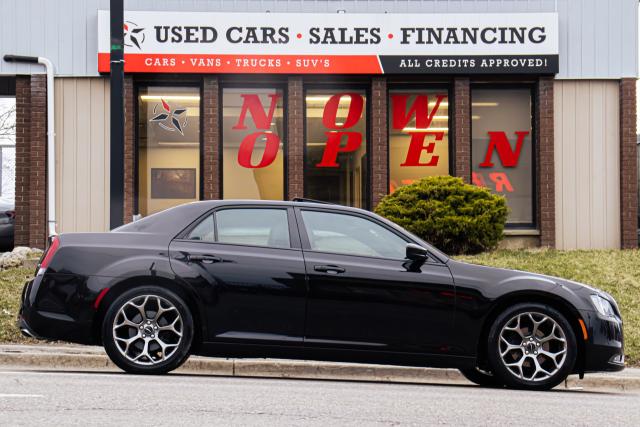2016 Chrysler 300 300S | Auto | Leather | Pano Roof | Navi | Cam ++