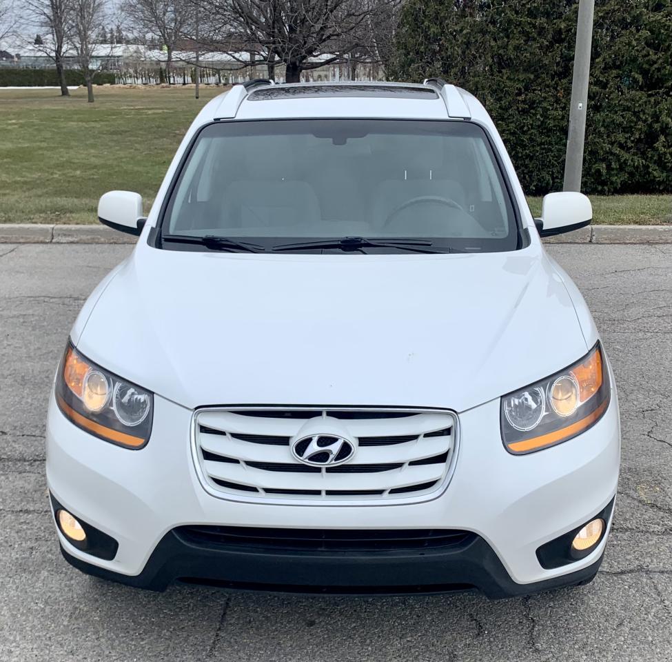2011 Hyundai Santa Fe GL Premium Photo3