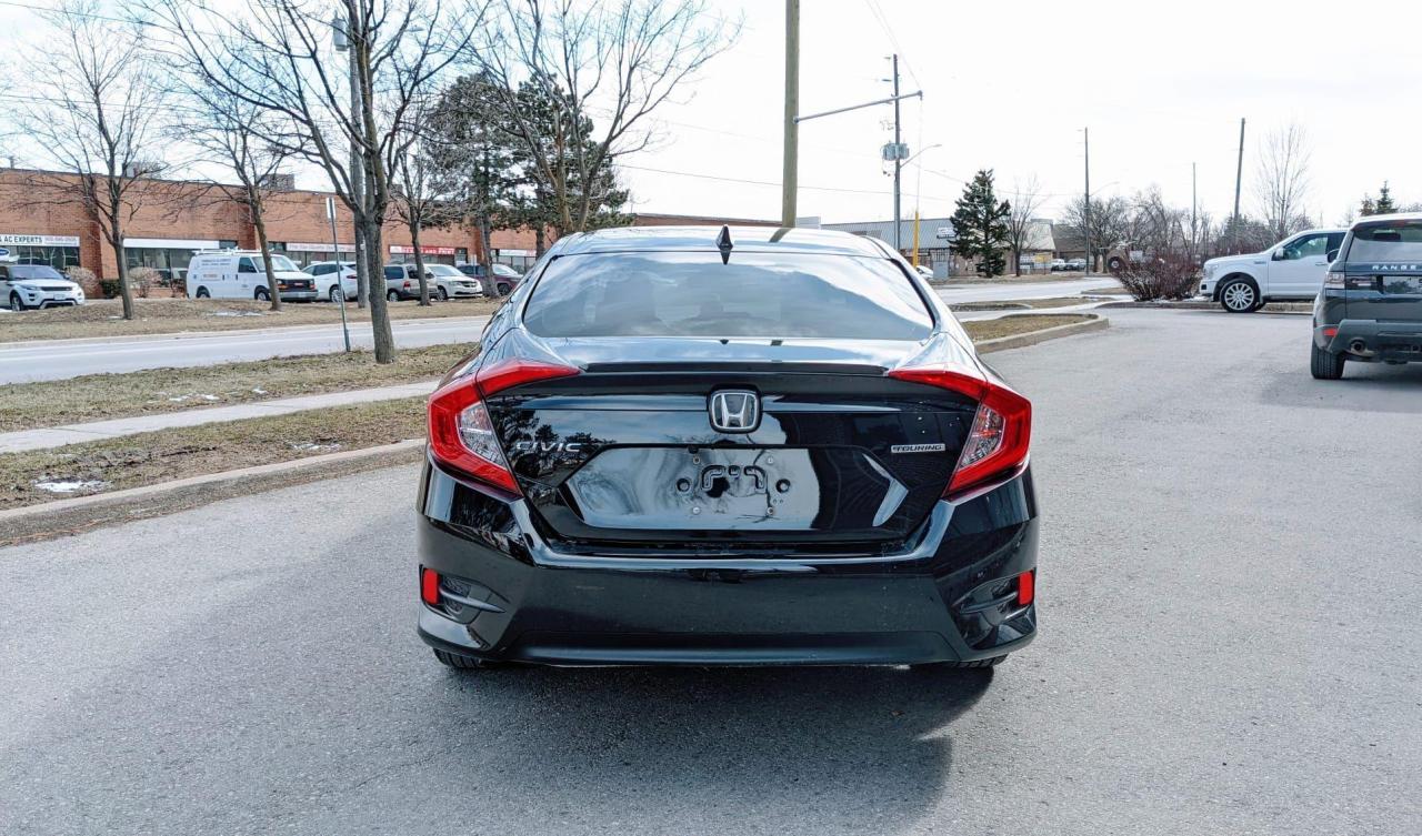 2018 Honda Civic Touring Photo2