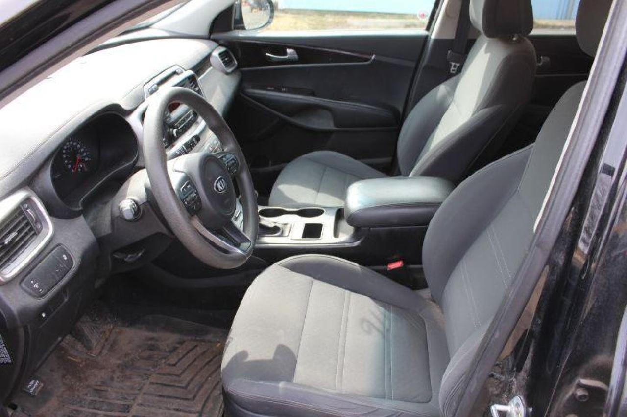 2016 Kia Sorento 2.4L LX Photo4