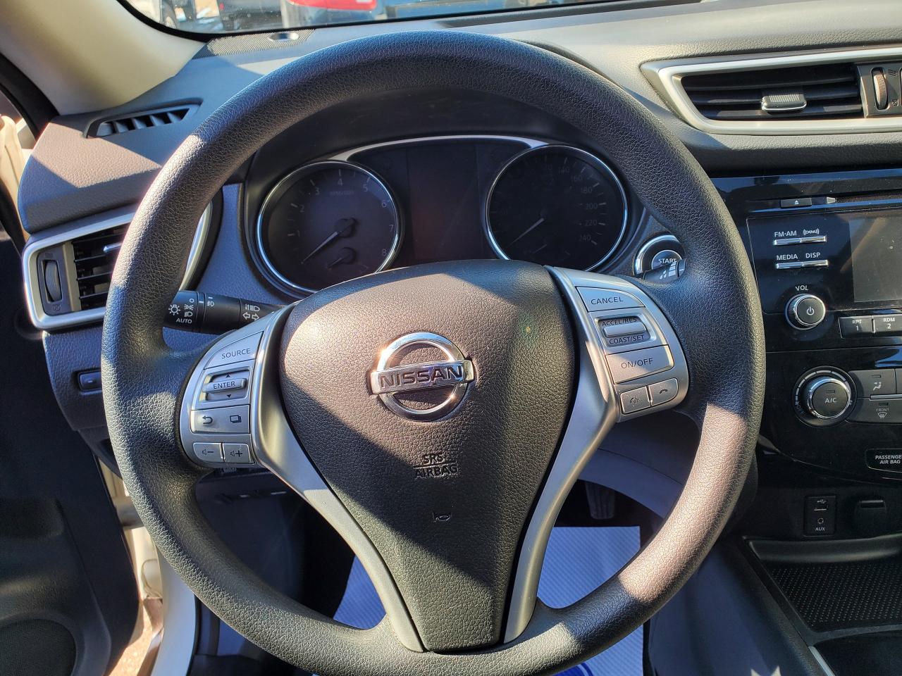 2016 Nissan Rogue SV - ALL WHEEL DRIVE - SUNROOF - CERTIFIED - Photo #14