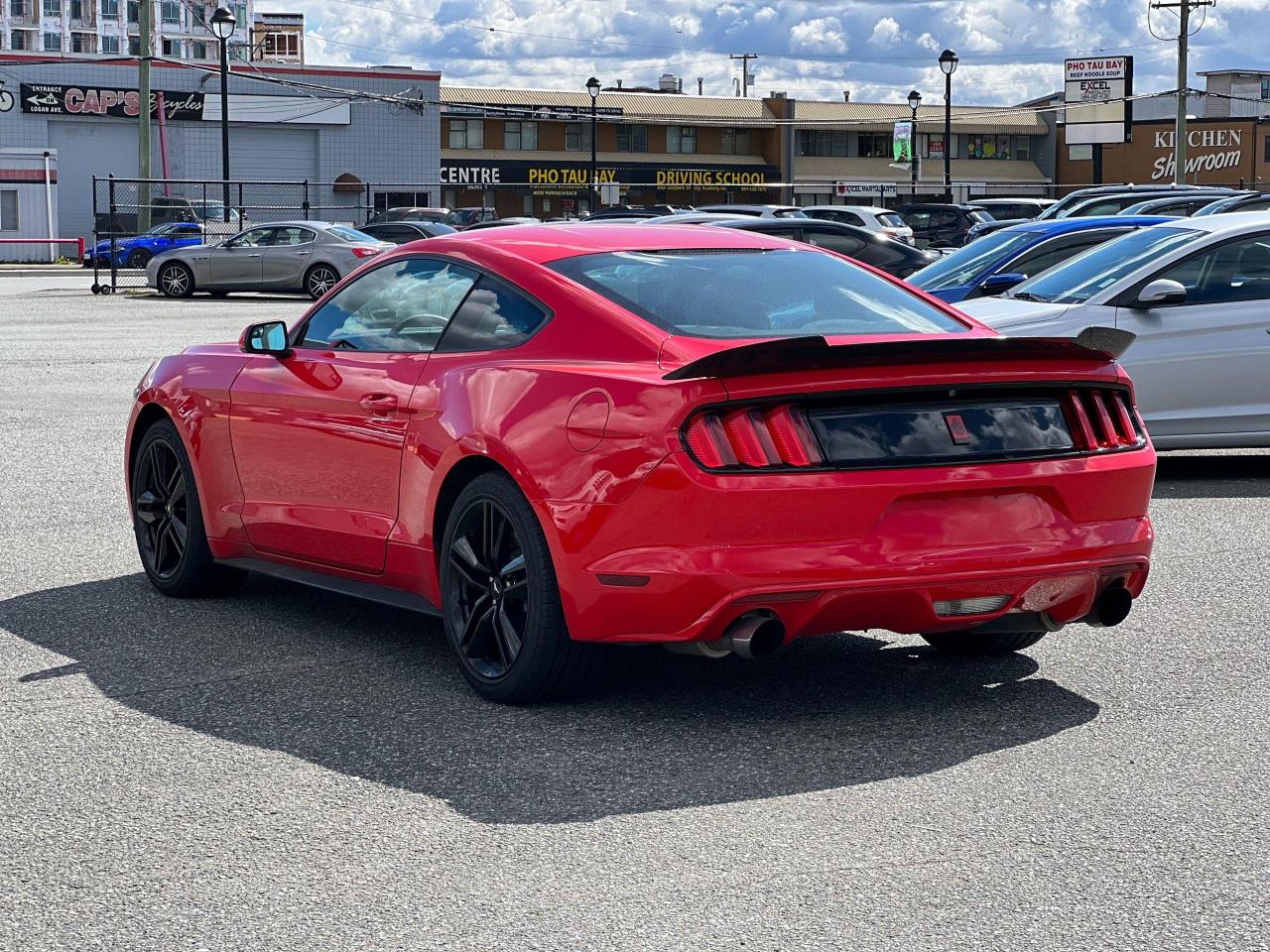 2015 Ford Mustang EcoBoost - Photo #4