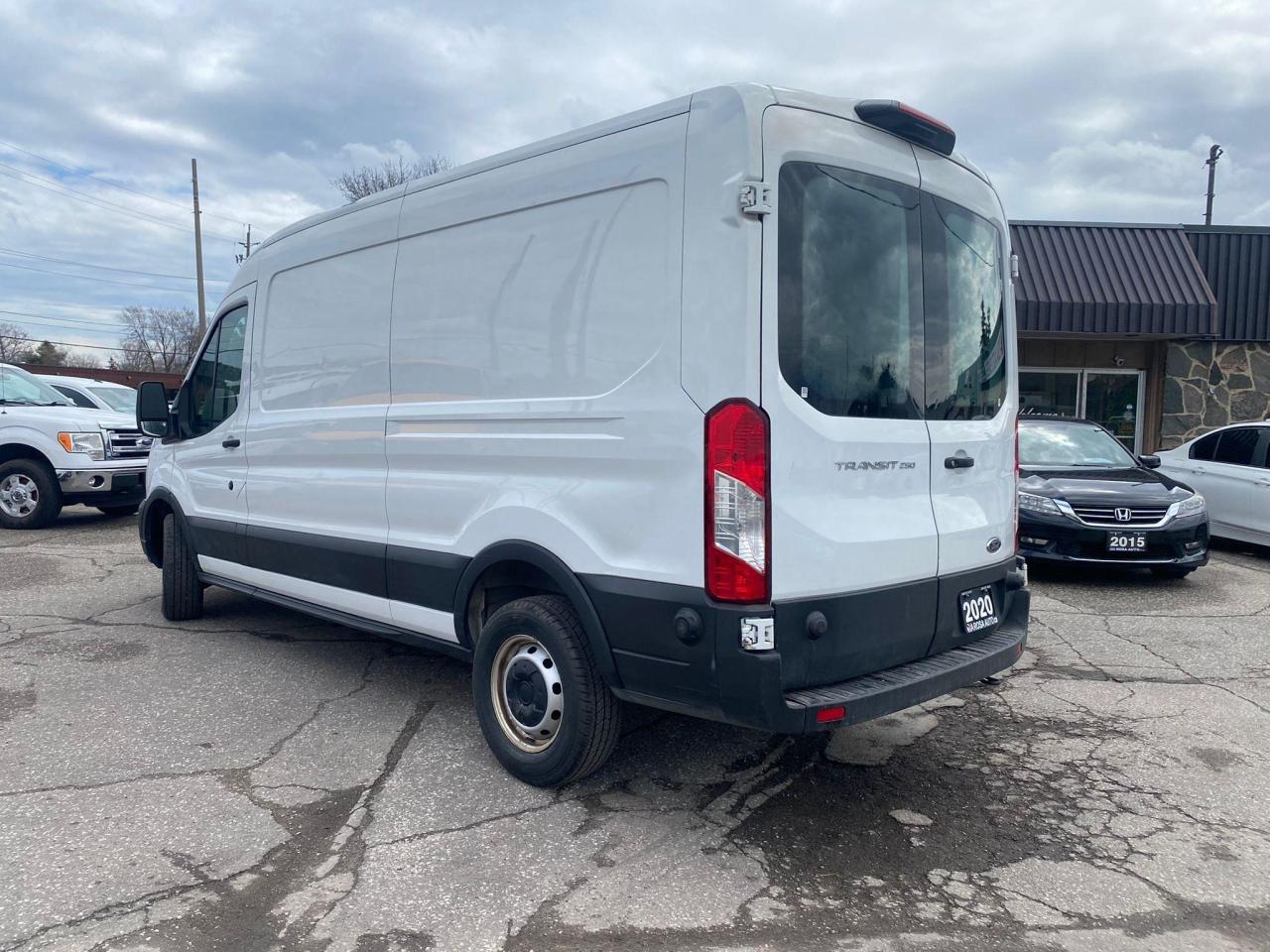 2020 Ford Transit T-250 148" Med Rf 9070 GVWR RWD SAFETY CERTIFED Photo4