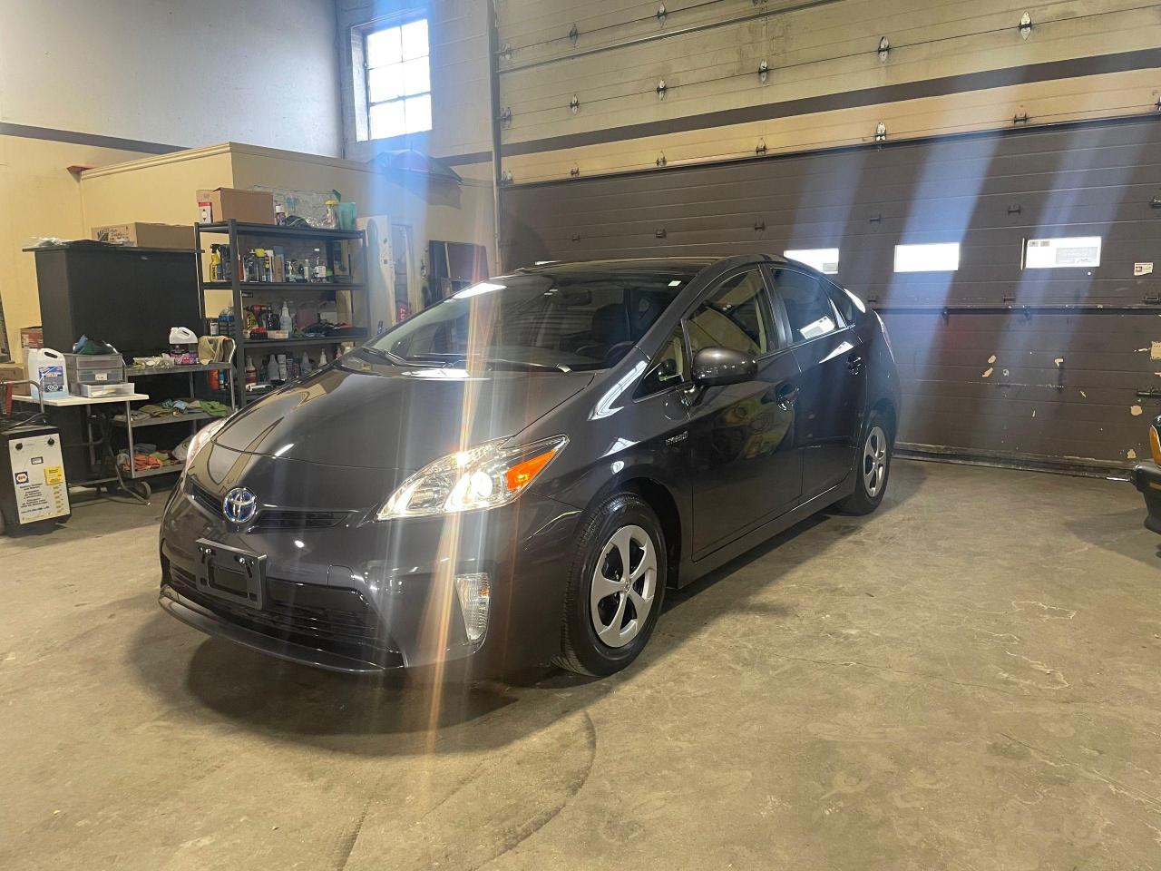 2014 Toyota Prius MOON ROOF/ SOLAR PANEL ROOF/NO ACCIDENT/1 OWNER/ - Photo #1