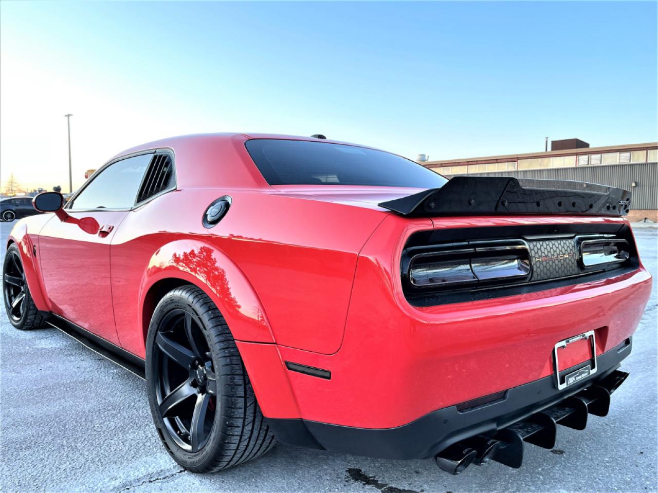 2017 Dodge Challenger SRT HELLCAT|WIDE BODY|LEATHER INTERIOR|ALLOYS|STARLIGHT ROOF Photo3