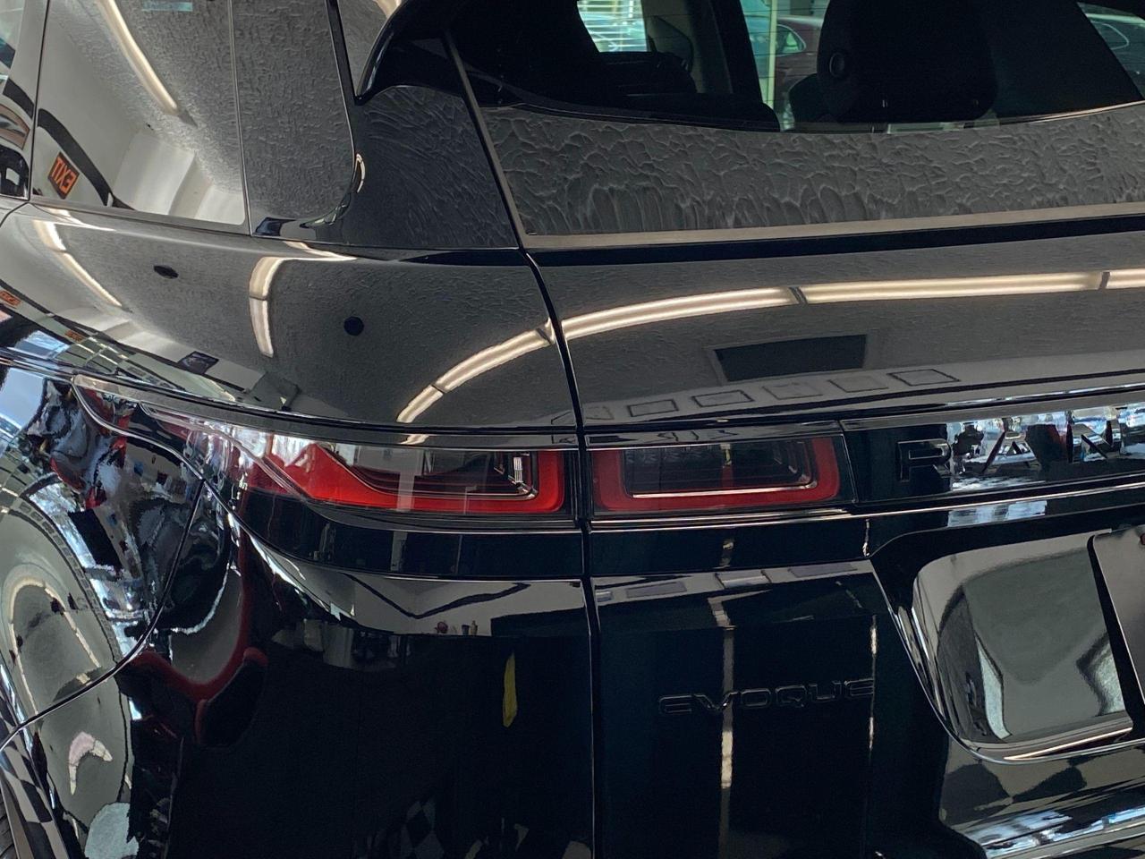 2020 Land Rover Range Rover Evoque S AWD+GPS+PANO Roof+Lane Departure+CLEAN CARFAX Photo132