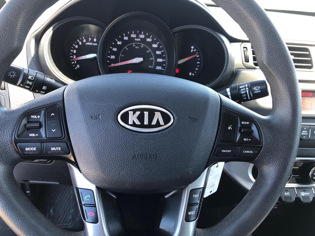 Kia rio deals steering wheel size