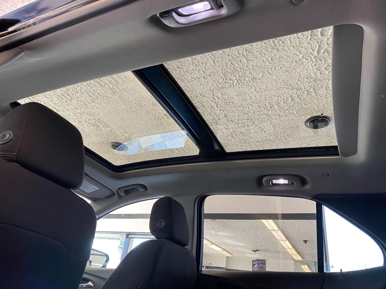 2018 Chevrolet Equinox LT+Pano Roof+ApplePlay+Heated Seats+CLEAN CARFAX - Photo #11