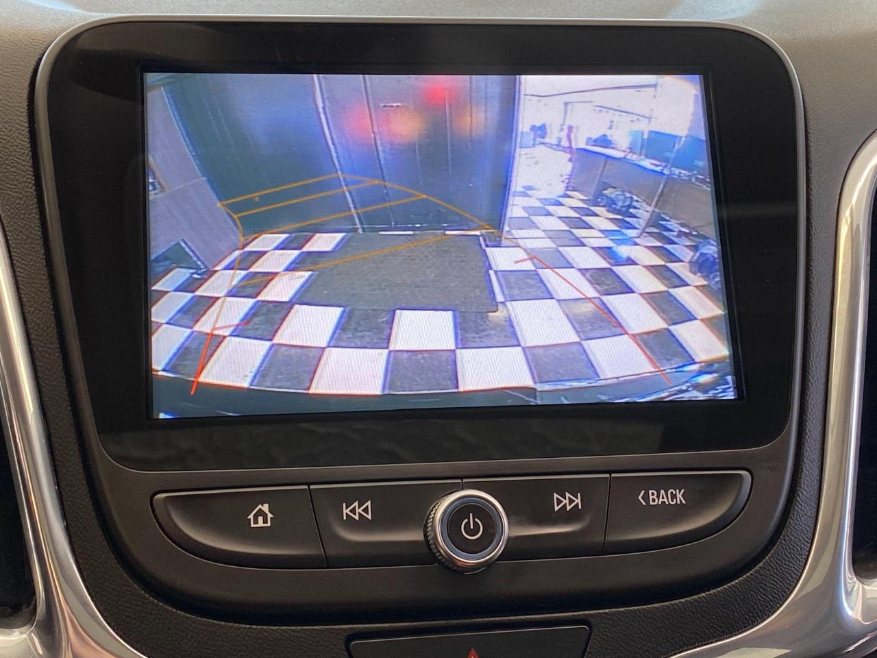 2018 Chevrolet Equinox LT+Pano Roof+ApplePlay+Heated Seats+CLEAN CARFAX - Photo #12