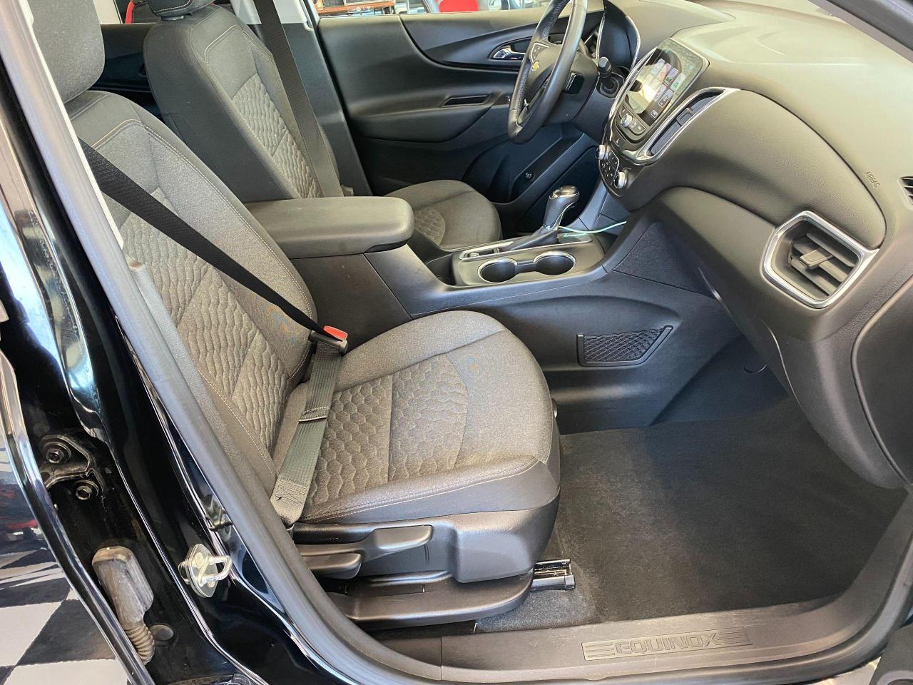 2018 Chevrolet Equinox LT+Pano Roof+ApplePlay+Heated Seats+CLEAN CARFAX - Photo #23