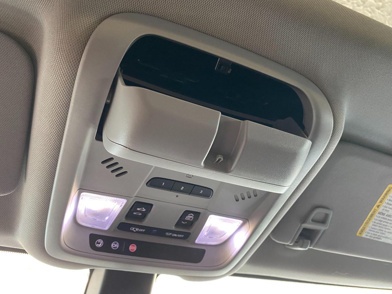 2018 Chevrolet Equinox LT+Pano Roof+ApplePlay+Heated Seats+CLEAN CARFAX Photo110