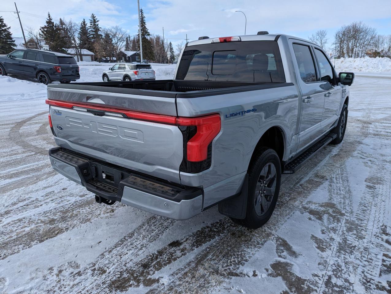 2022 Ford F-150 Lightning Lariat Photo5