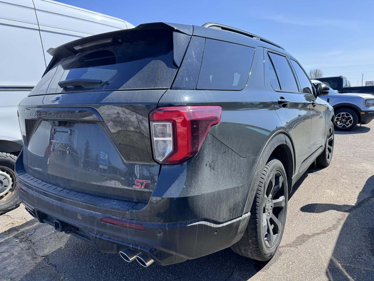 2022 Ford Explorer ST 4WD Photo4