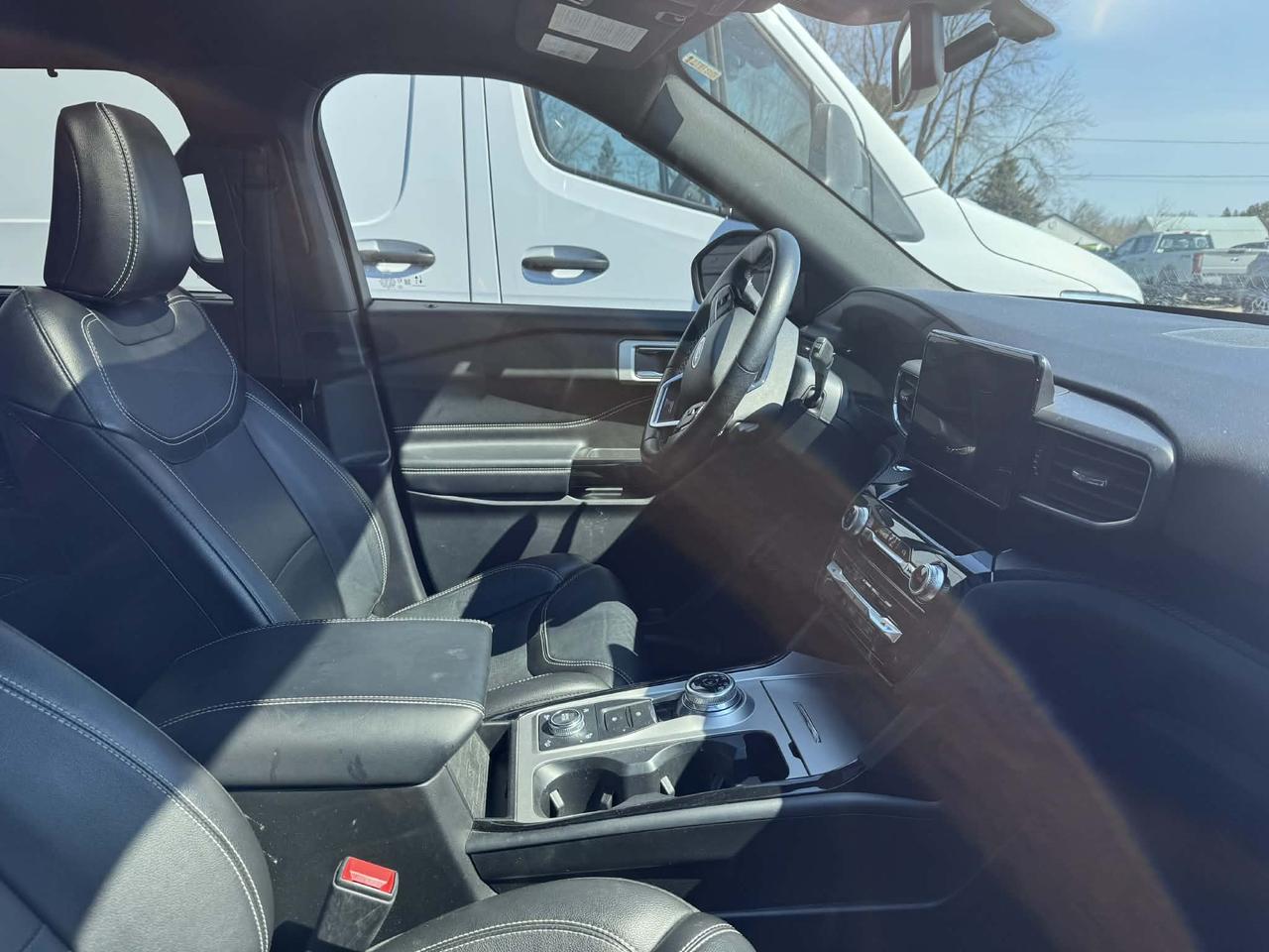 2022 Ford Explorer ST 4WD Photo