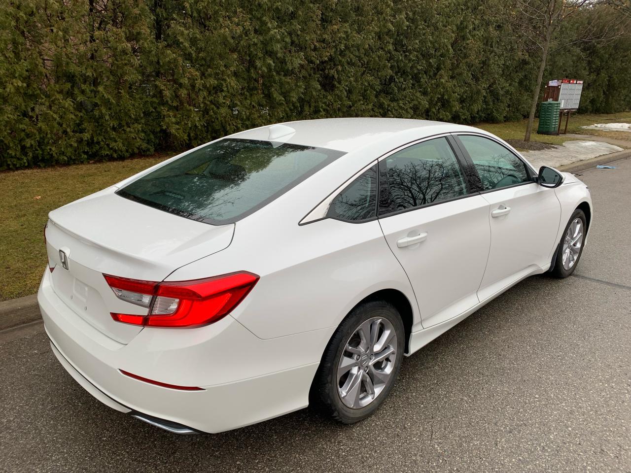 2018 Honda Accord LX-1 LOCAL OWNER-DEALER MAINTANIED-NO CLAIMS!! Photo2