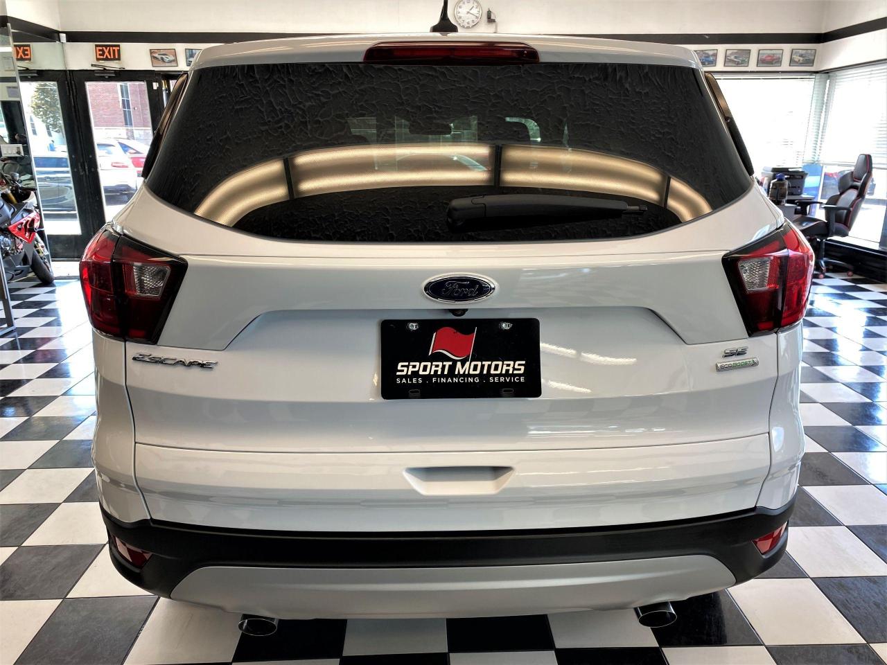 2019 Ford Escape SE+Apple Carplay+Heated Seats+Camera+CLEAN CARFAX - Photo #3