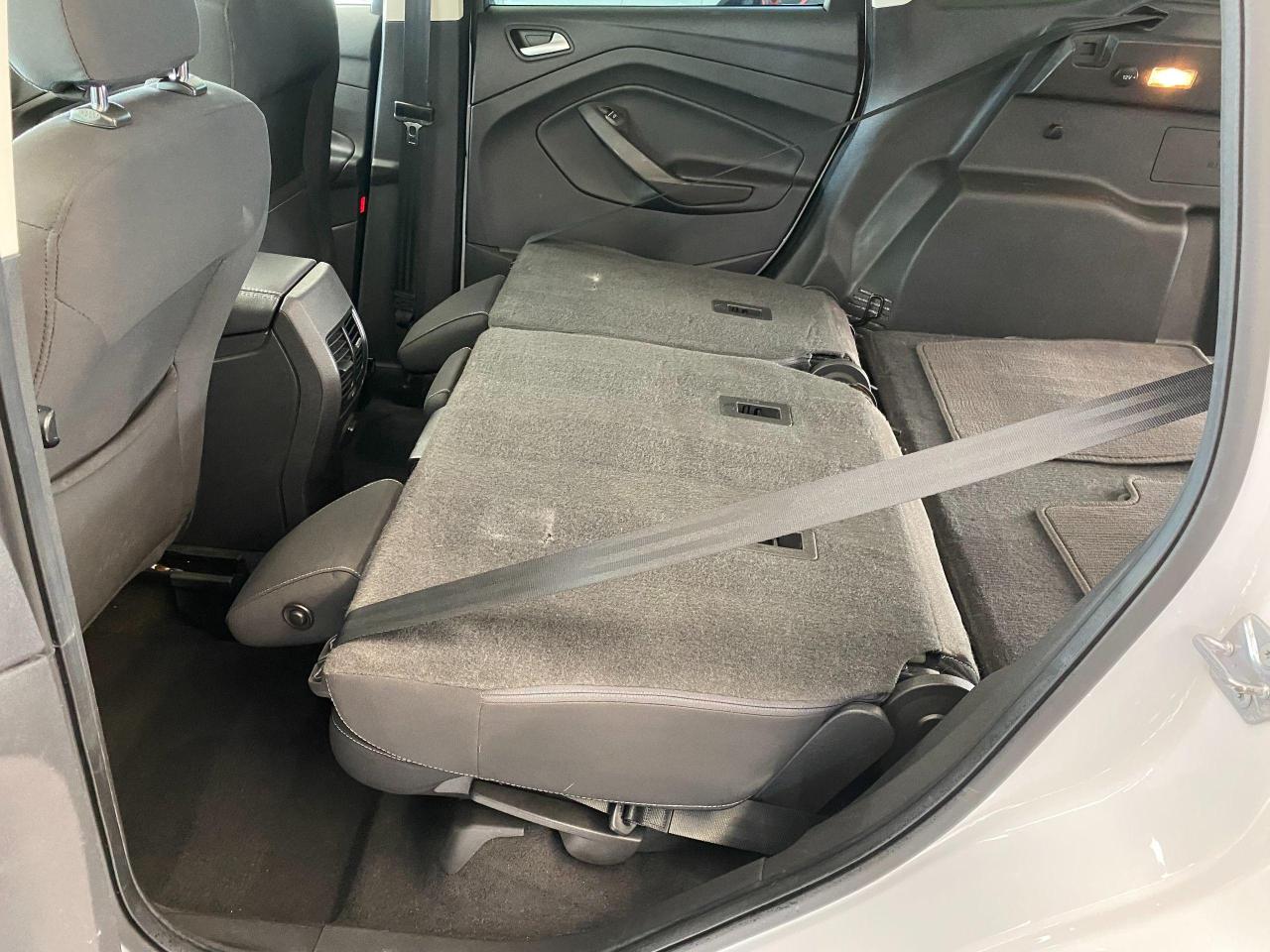2019 Ford Escape SE+Apple Carplay+Heated Seats+Camera+CLEAN CARFAX - Photo #26