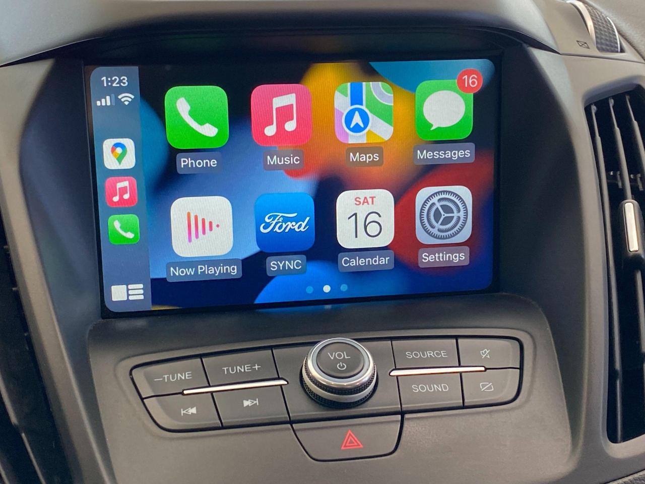 2019 Ford Escape SE+Apple Carplay+Heated Seats+Camera+CLEAN CARFAX - Photo #29