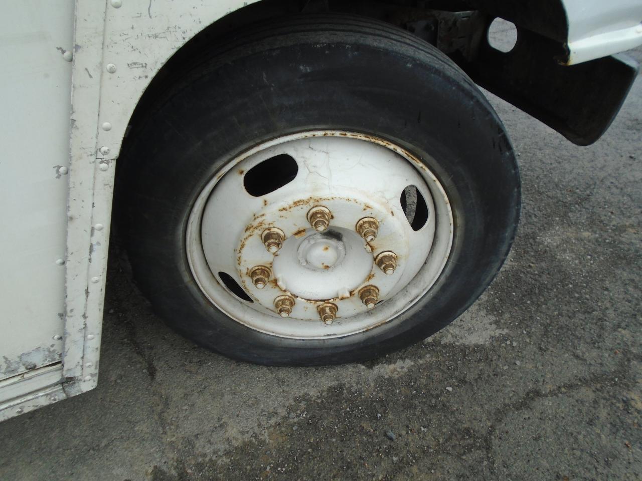 2002 International TerraStar STEPVAN 18 FT - Photo #7
