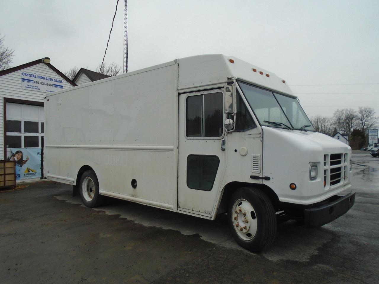 2002 International TerraStar STEPVAN 18 FT - Photo #4