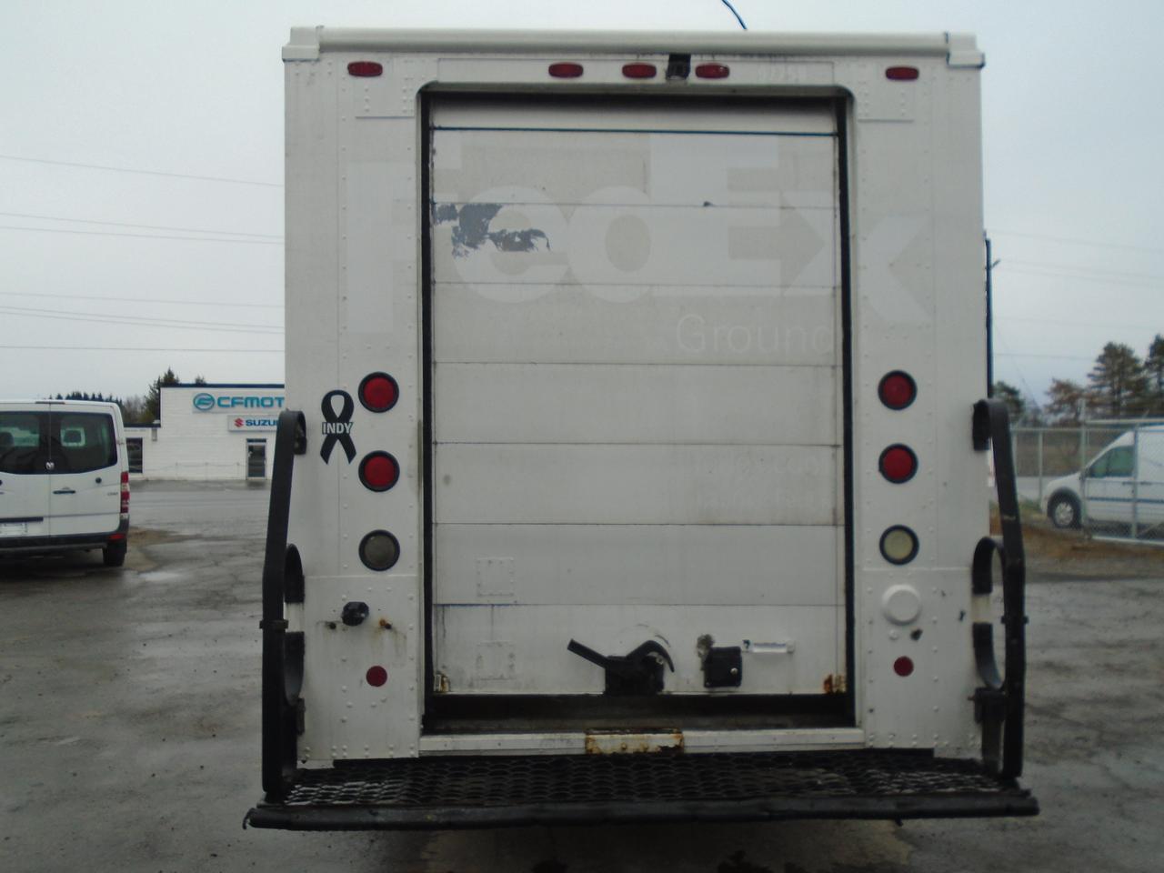 2002 International TerraStar STEPVAN 18 FT Photo