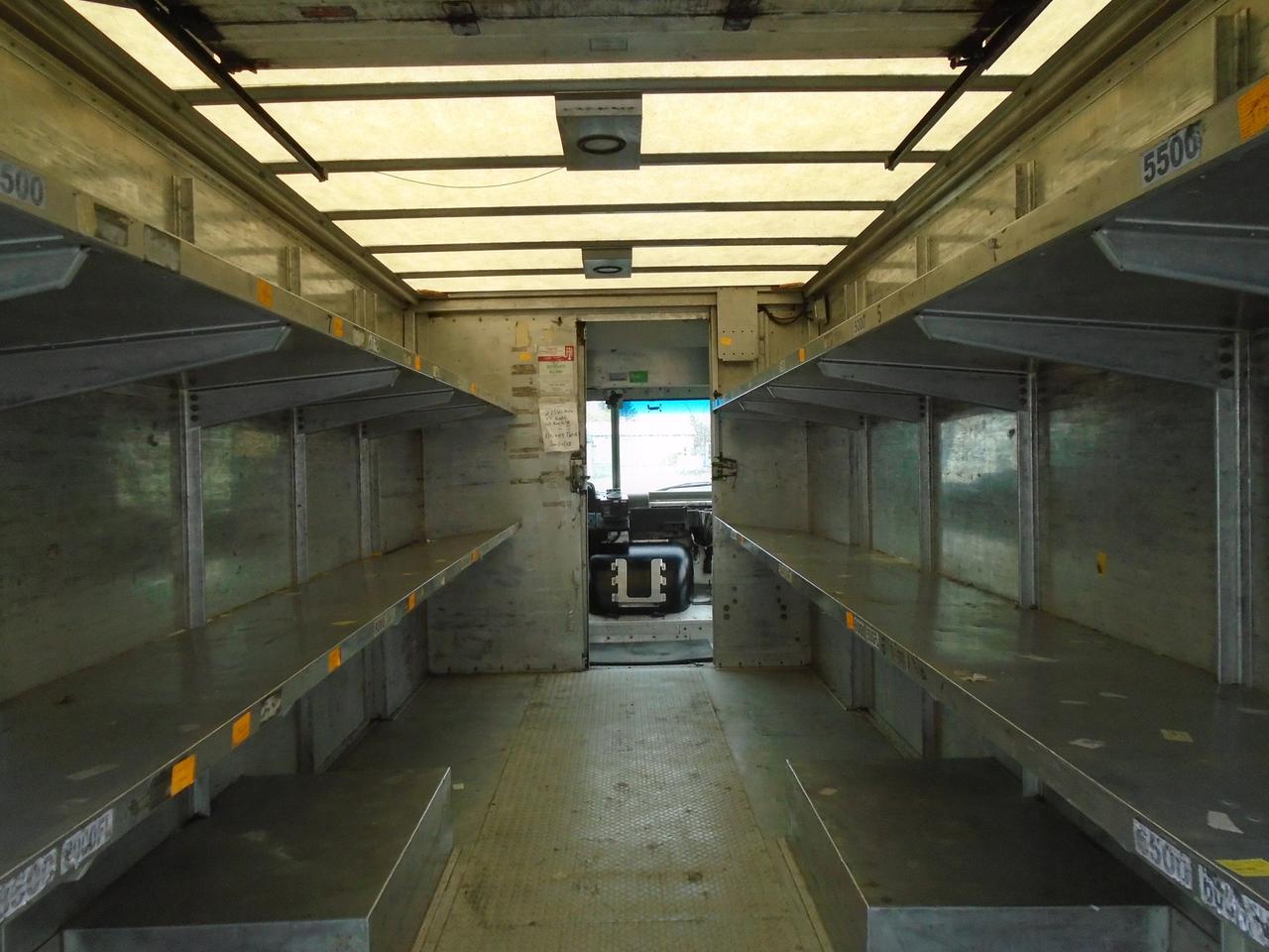 2002 International TerraStar STEPVAN 18 FT Photo