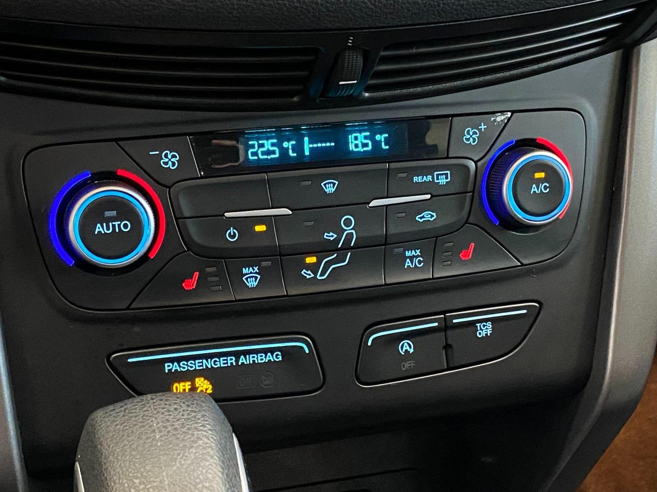 2018 Ford Escape SE 4WD+Adaptive Cruise+GPS+Apple Play+CLEAN CARFAX - Photo #38