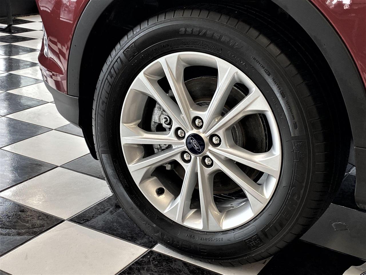 2018 Ford Escape SE 4WD+Adaptive Cruise+GPS+Apple Play+CLEAN CARFAX - Photo #56