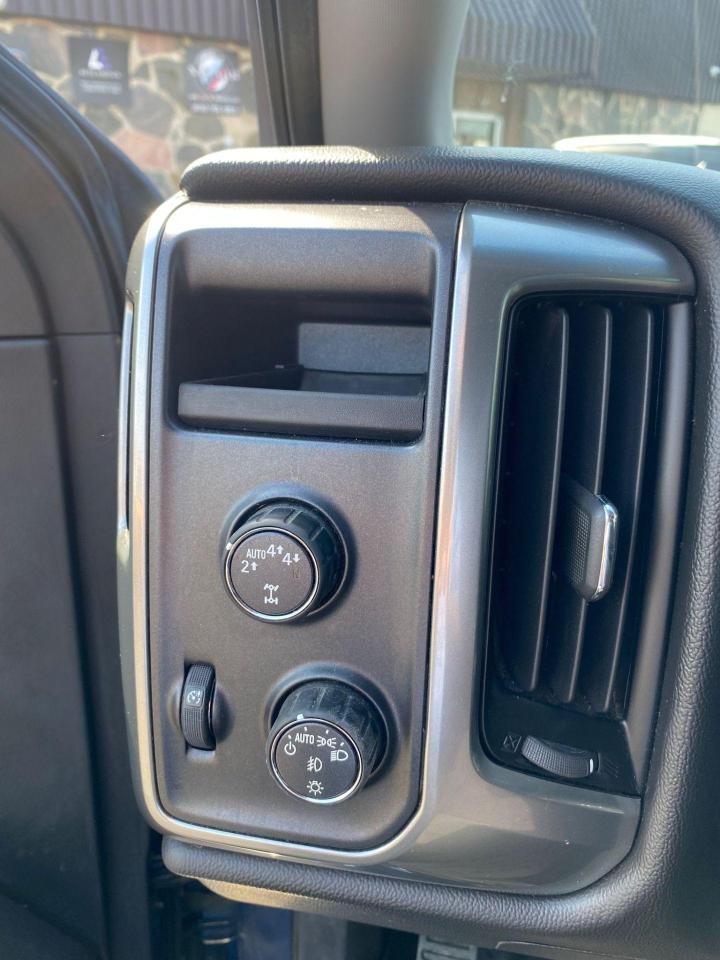 2017 Chevrolet Silverado 1500 4WD Crew Cab 143.5" Z71 SAFETY NO ACCIDENT - Photo #4