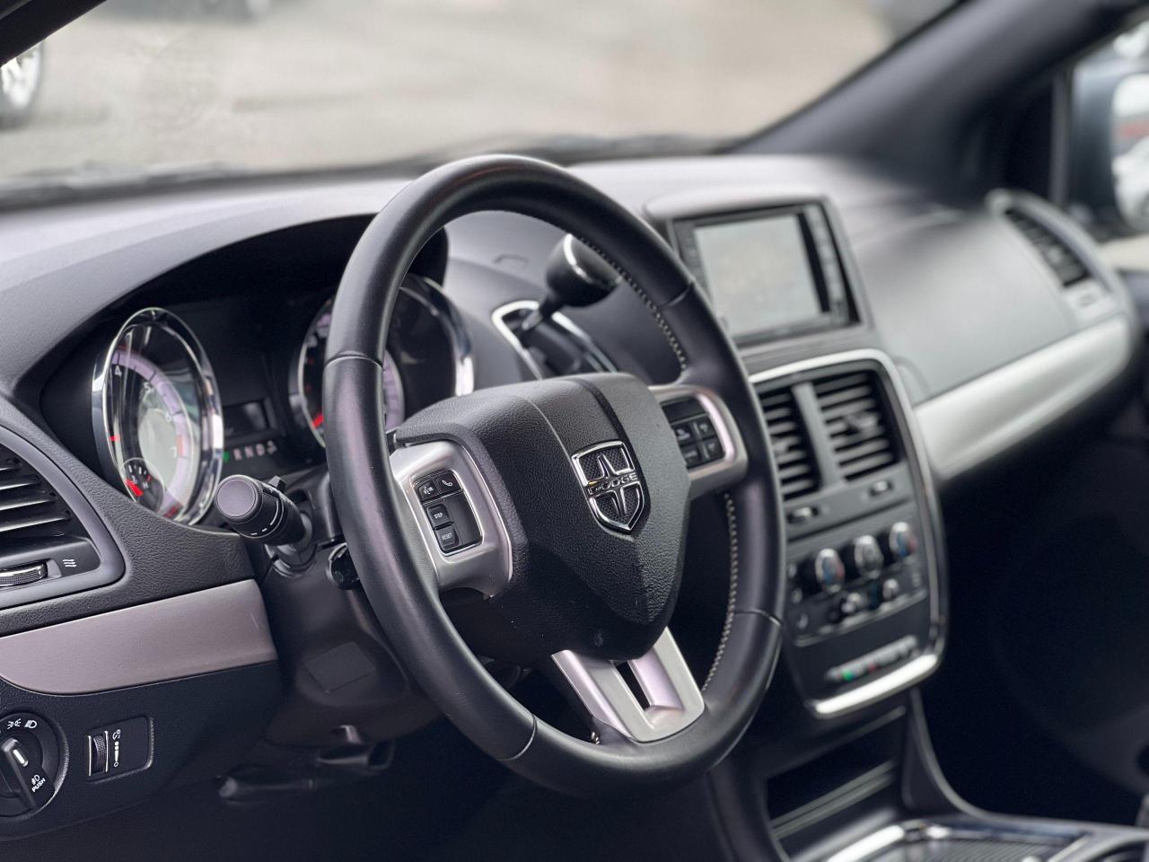 2019 Dodge Grand Caravan SXT FULL Stow n Go - Photo #9
