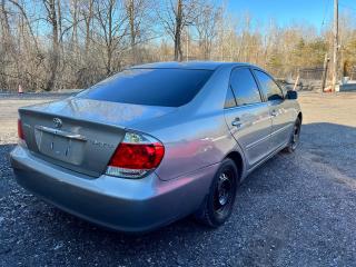 2005 Toyota Camry LE - Photo #2