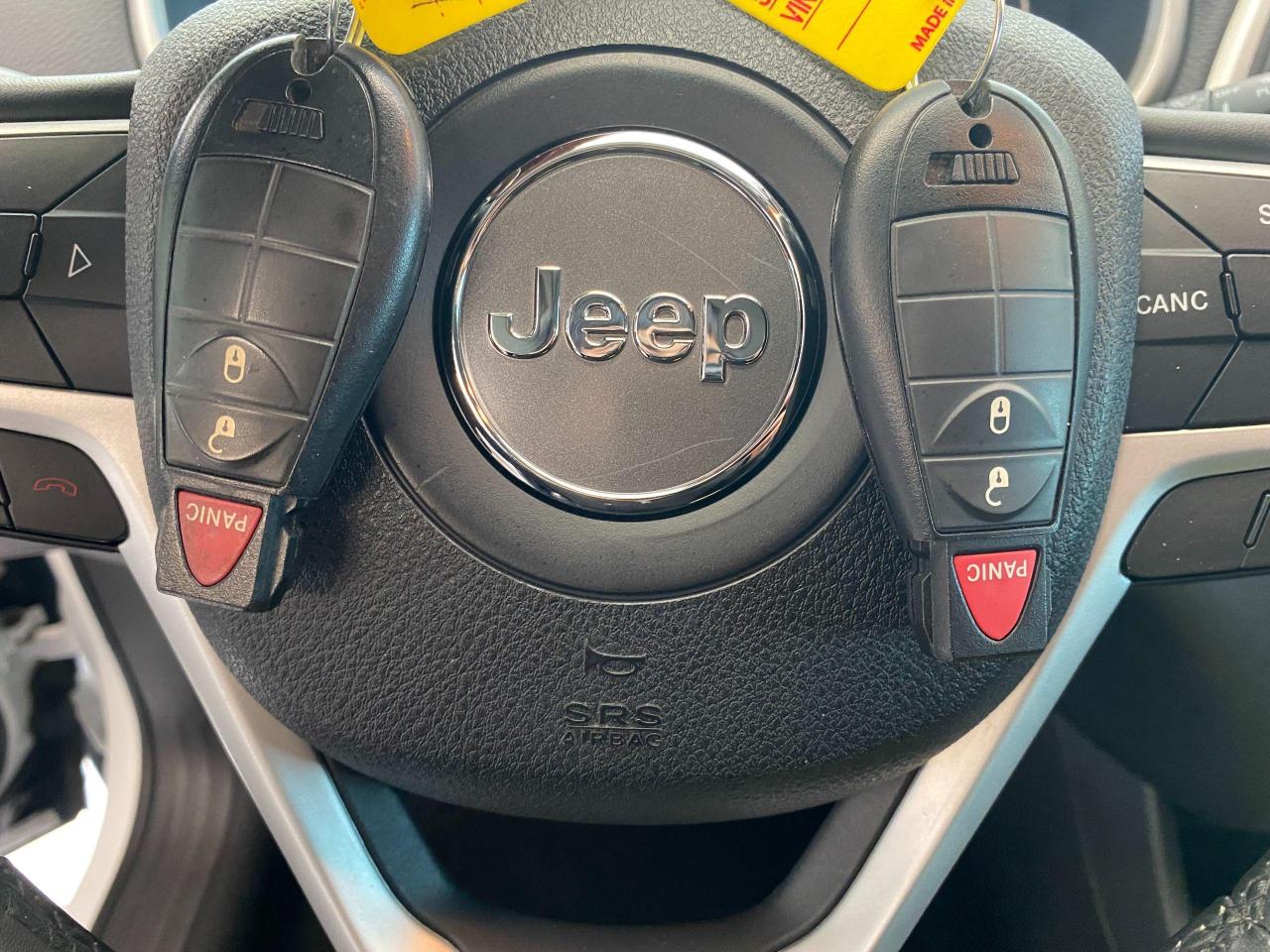 2015 Jeep Cherokee Trailhawk 4x4 V6+GPS+Camera+Bluetooth+CLEAN CARFAX - Photo #16