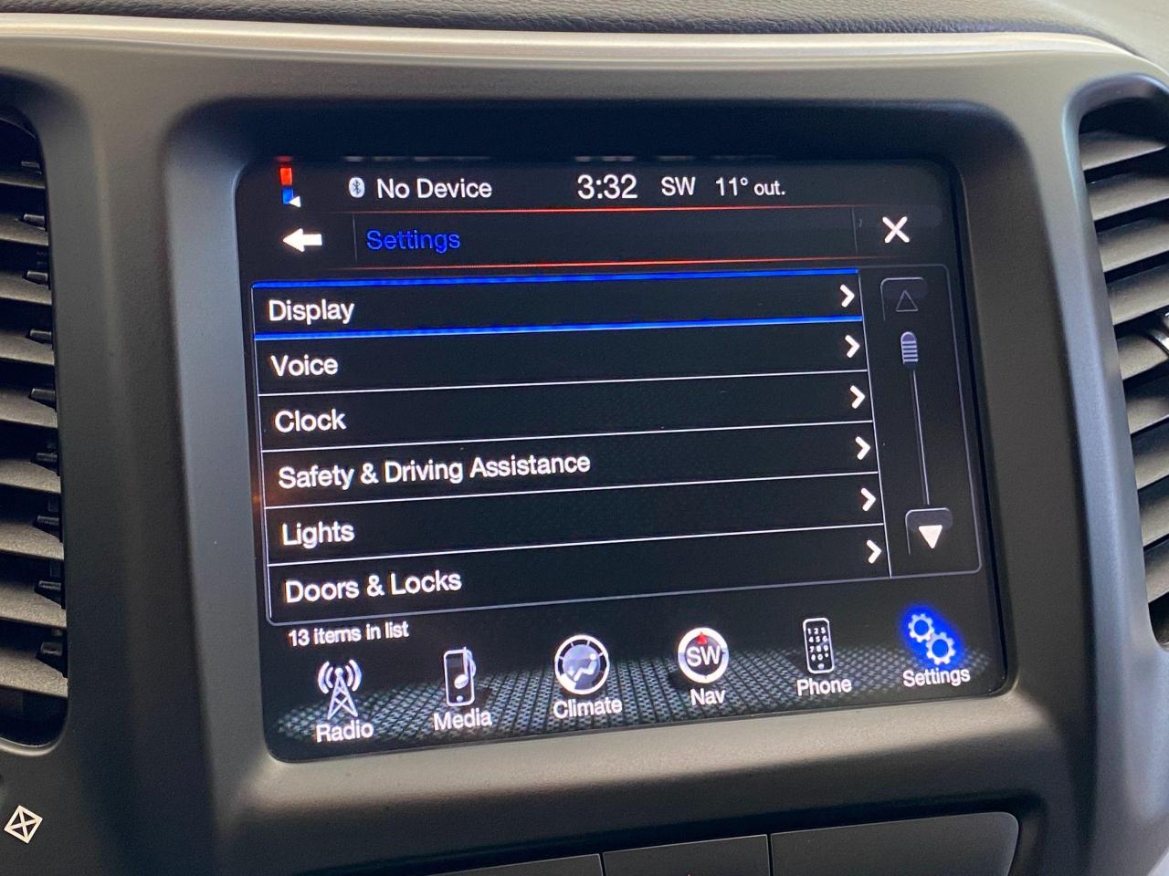 2015 Jeep Cherokee Trailhawk 4x4 V6+GPS+Camera+Bluetooth+CLEAN CARFAX - Photo #33