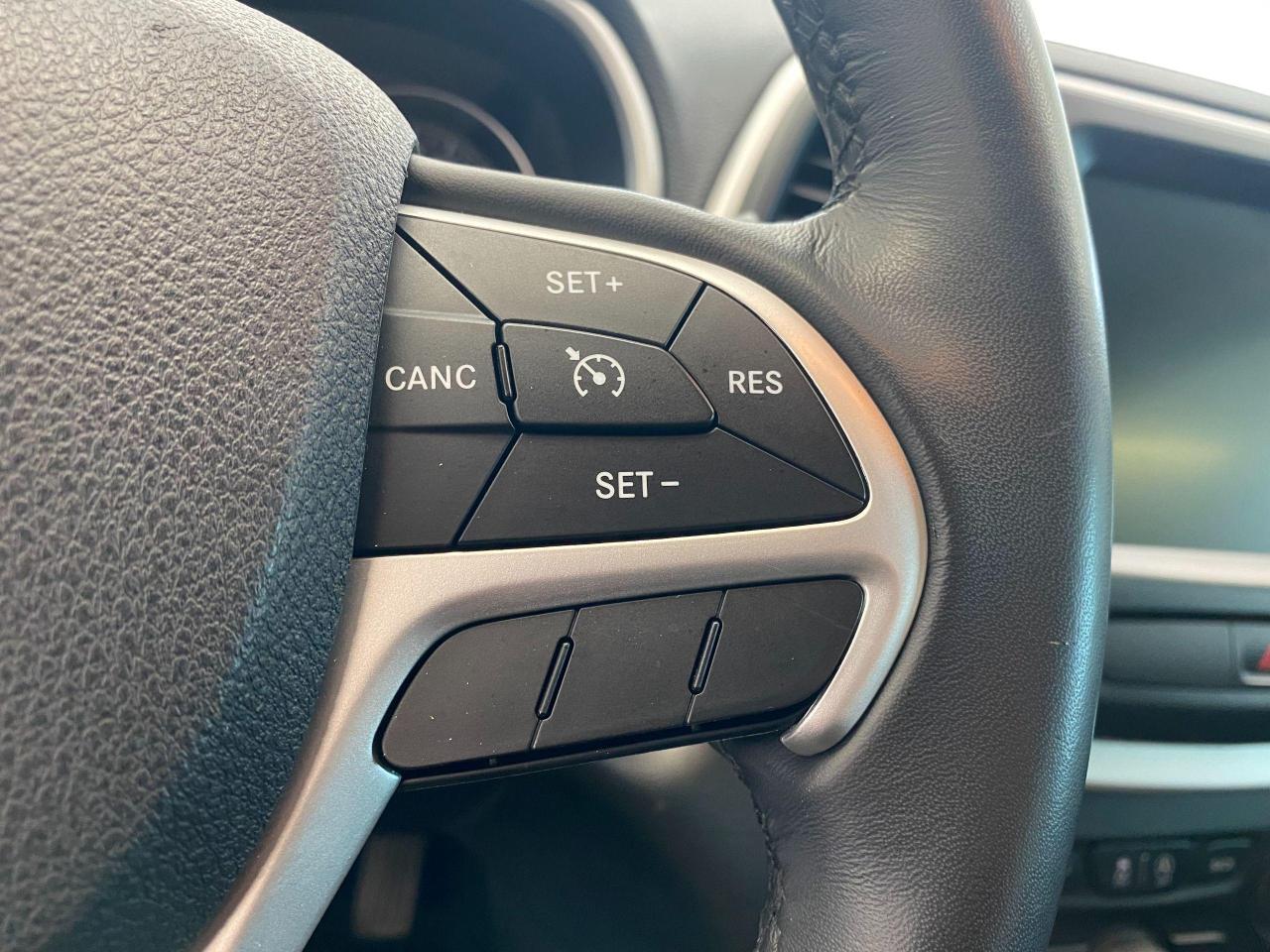 2015 Jeep Cherokee Trailhawk 4x4 V6+GPS+Camera+Bluetooth+CLEAN CARFAX - Photo #49