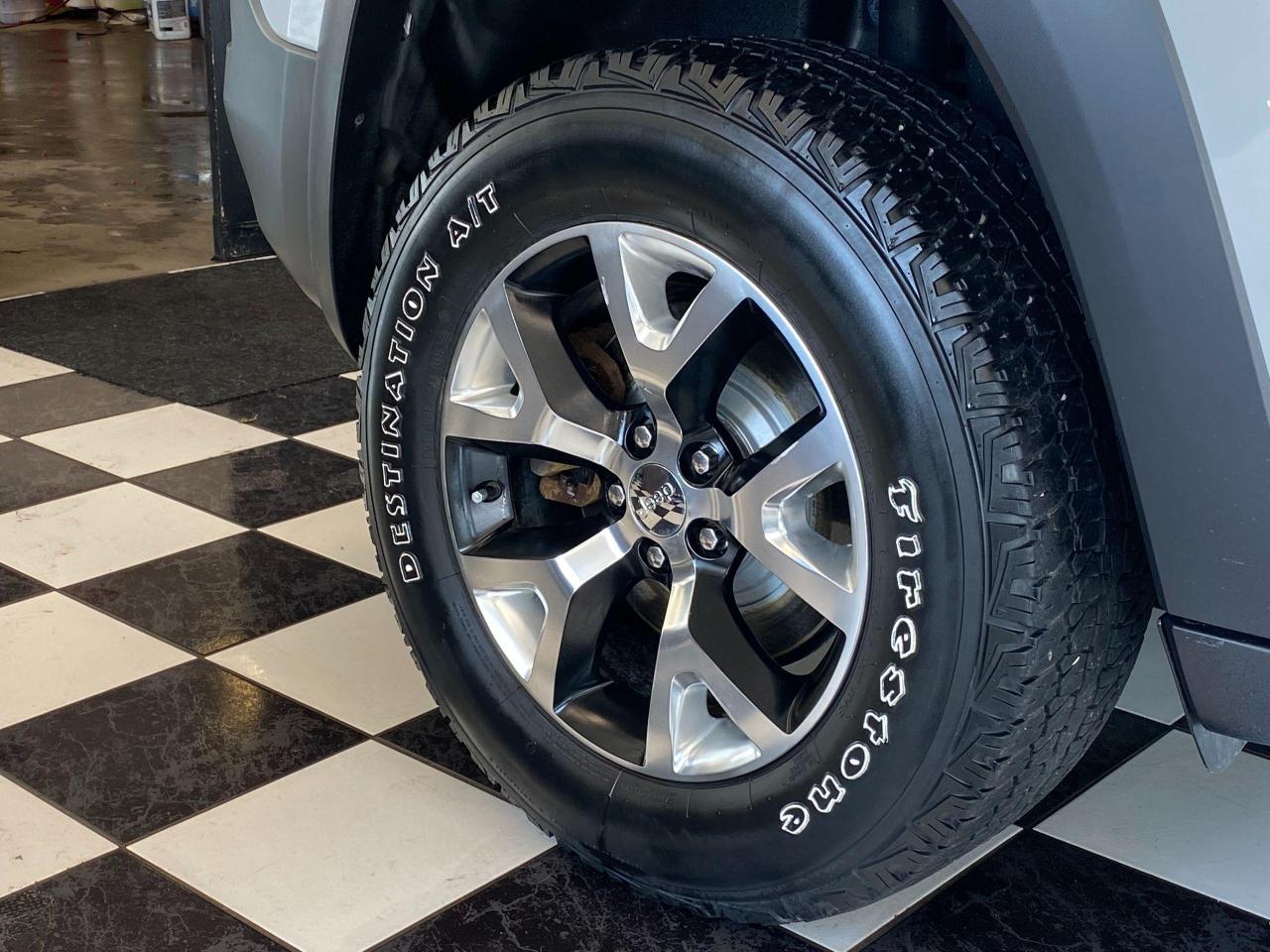 2015 Jeep Cherokee Trailhawk 4x4 V6+GPS+Camera+Bluetooth+CLEAN CARFAX - Photo #56