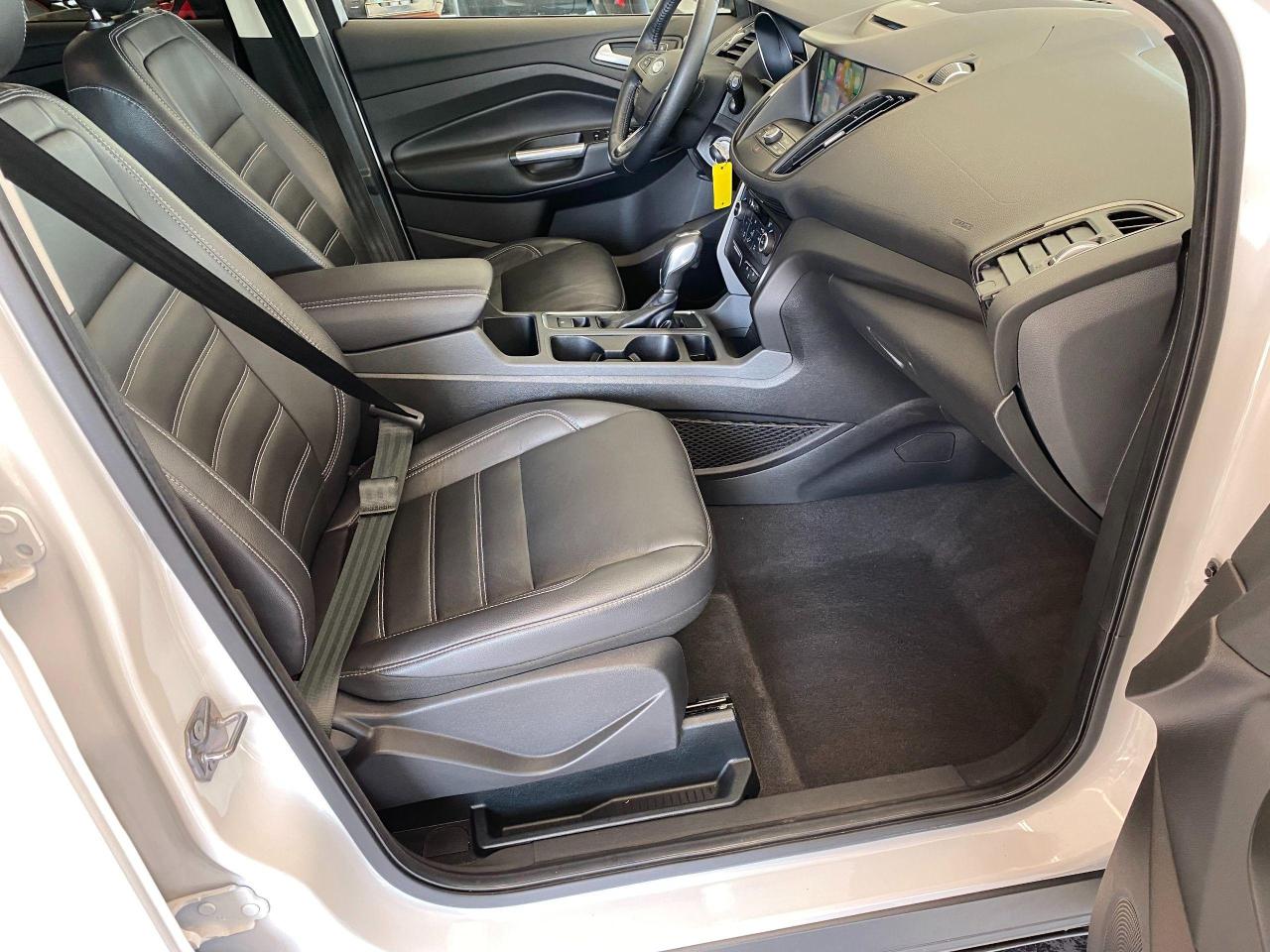 2018 Ford Escape SEL+Leather+GPS+Camera+ApplePlay+CLEAN CARFAX - Photo #24
