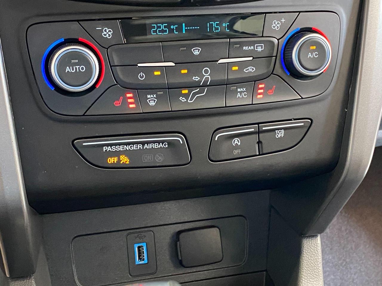 2018 Ford Escape SEL+Leather+GPS+Camera+ApplePlay+CLEAN CARFAX - Photo #38