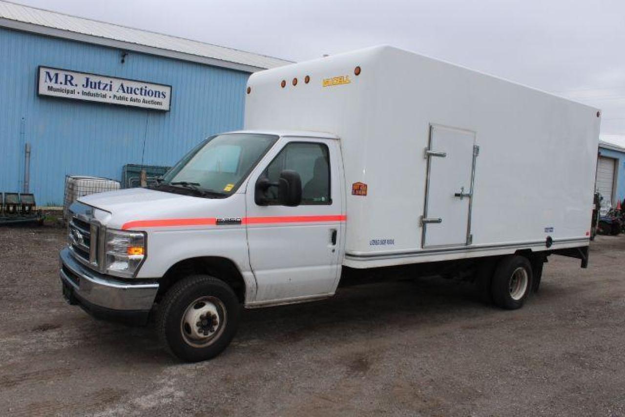 Used 2017 Ford Econoline E 350 Super Duty Cutaway Van for sale in Breslau, ON